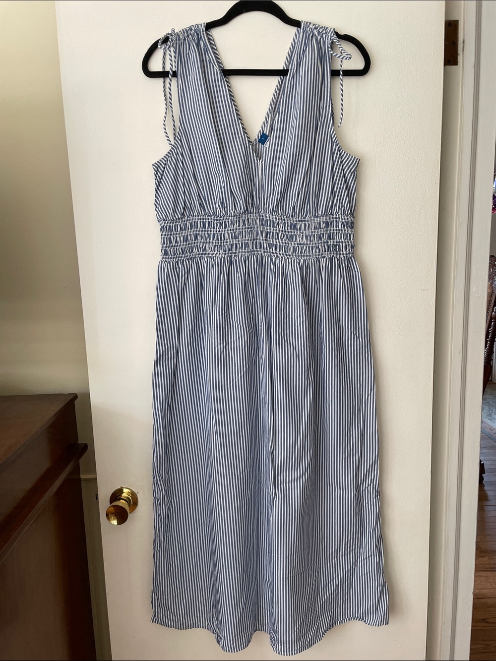 Old Navy Fit and Flare Sleeveless Tie Shoulder Smocked Maxi Dress Large